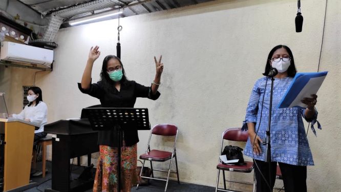 Petugas  Misa Sore Organis,dirigen, pemandu lagu